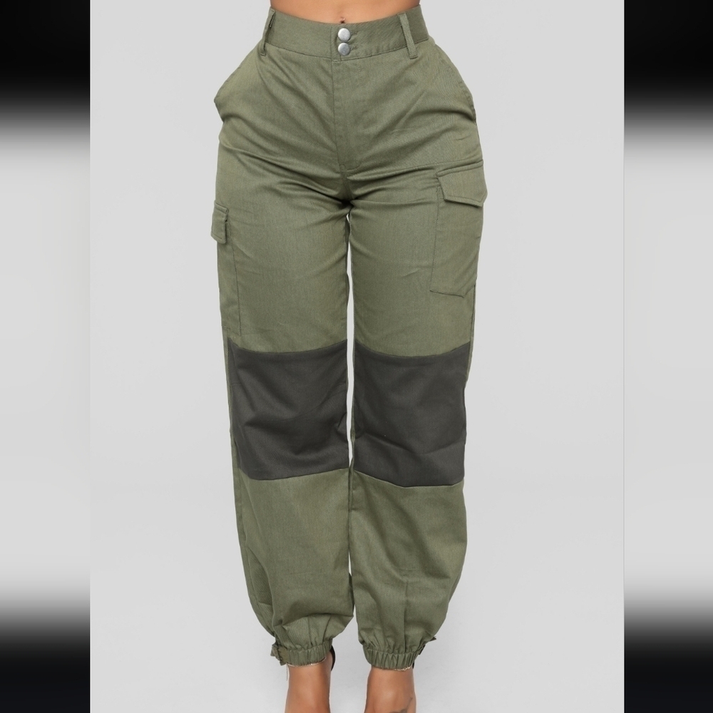 Fashion nova high waisted colorblock cargo pants color olive size Large